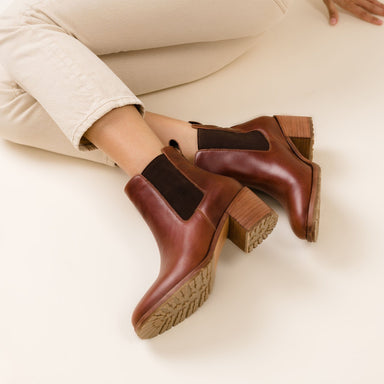 Ana Go-To Heeled Chelsea Boot Auburn Nisolo 