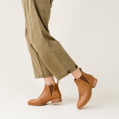 Nisolo - Eva Everyday Chelsea Boot Nutmeg