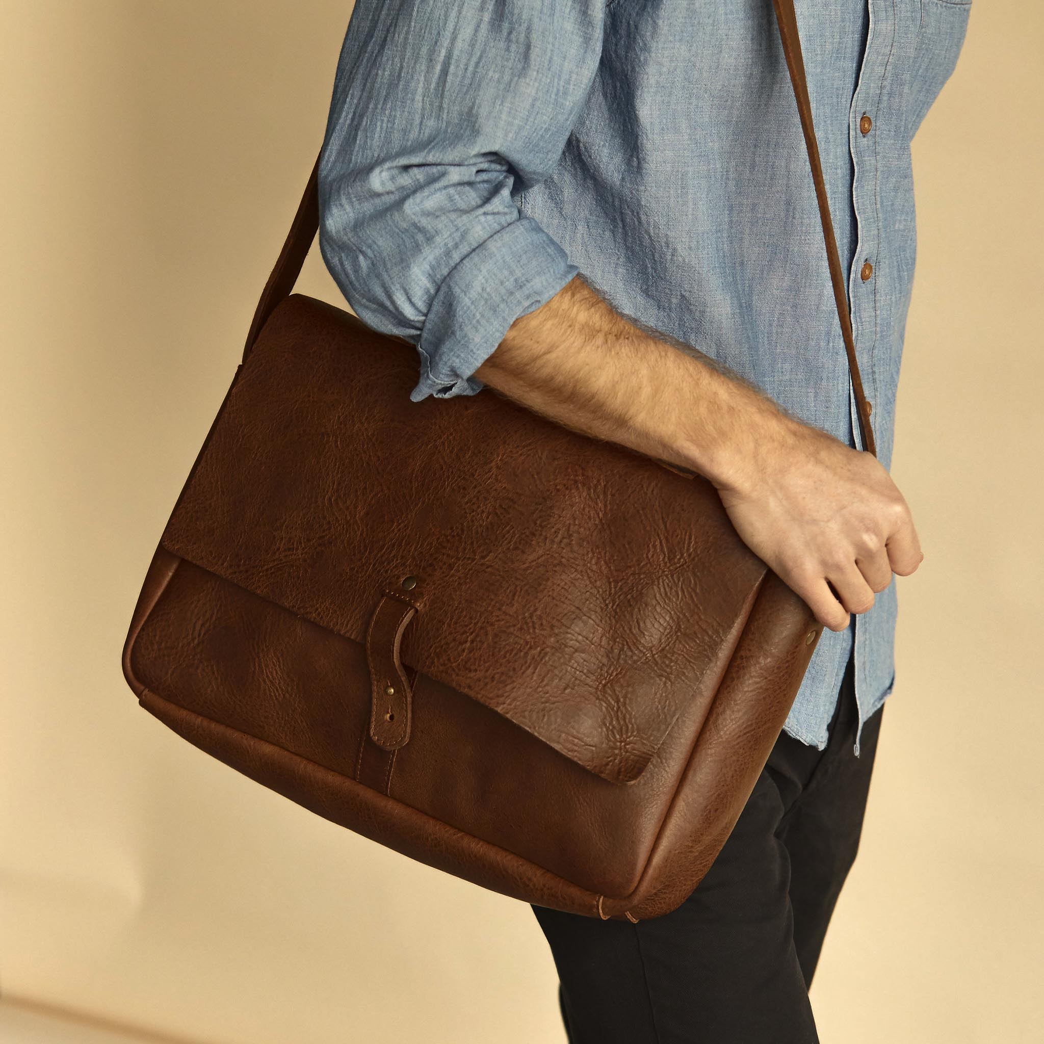 Image 1 of the Loreto Messenger Bag Chestnut Nisolo 